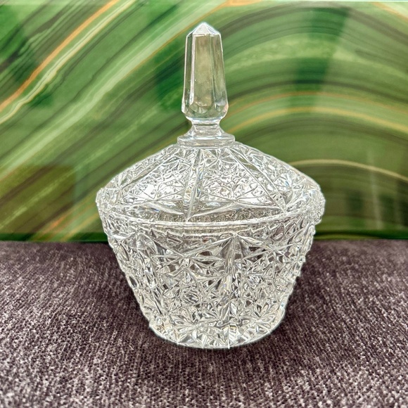 Crystal jewelry/sugar bowl/catch all vintage vase. - Picture 2 of 5